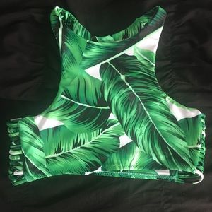 TRADING BIKINI TOO & SUNGLASSES